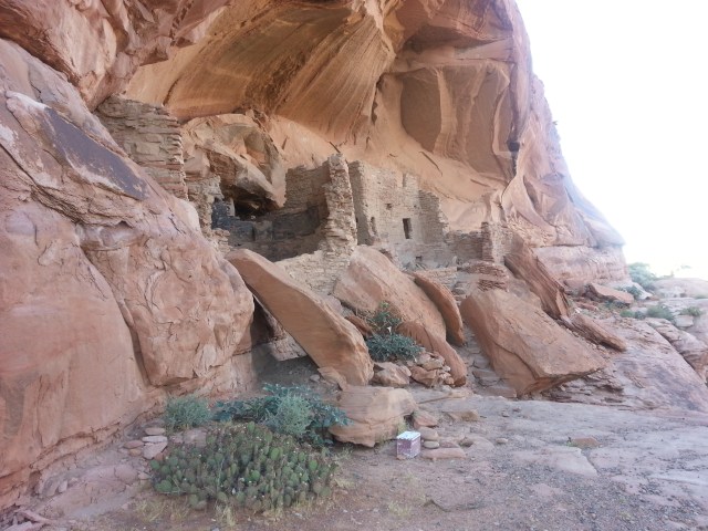 Cliff dwellings by the San Juan
